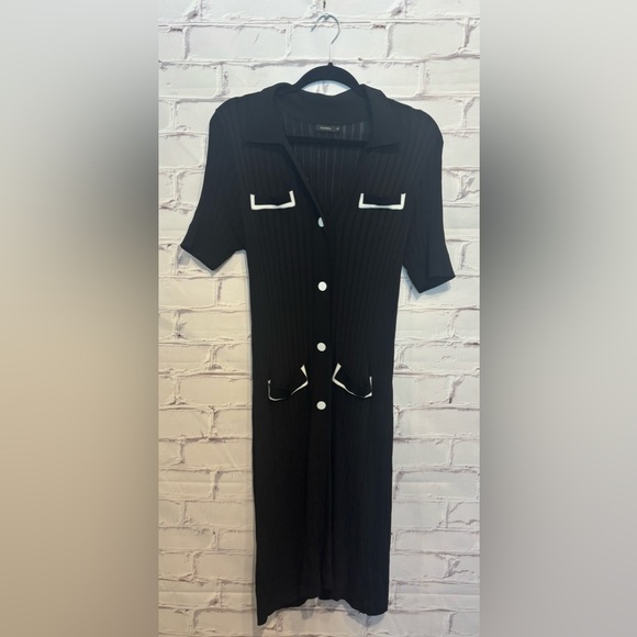 MOMA Black & White Ribbed Button-Down Midi Dress Size 8 - Picture 1 of 4